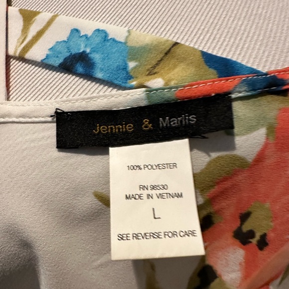 NWOT Jennie & Marlis Cream with Coral & Blue Flowered Blouse Size L - Picture 7 of 7